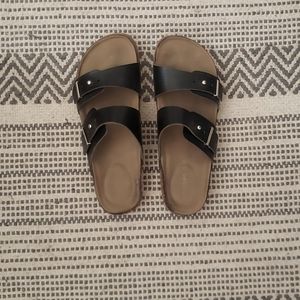Madden Girl Slippers / Sandals